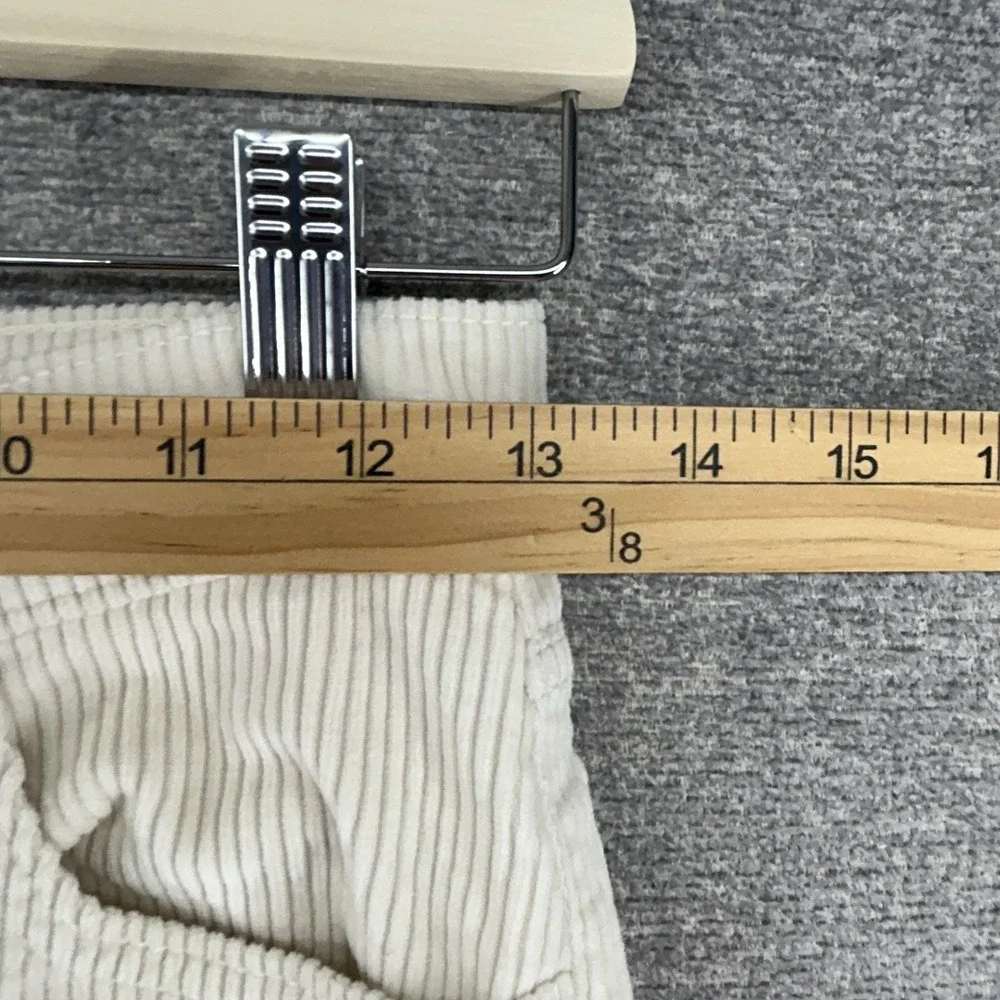Levis‎ Ribcage Straight Corduroy Pants Women Size 26x27 Beige Casual Button Fly